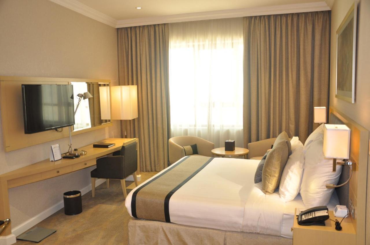 होटल Lavender Al Nahda 4*